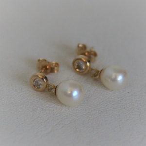 Boucles d'Oreilles Or 18k Perles & Oxydes- 1.6grs