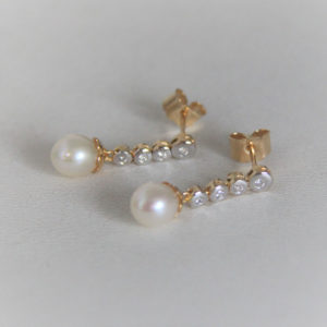 Boucles d'Oreilles Pendantes Perles & Diam - 2.55Grs