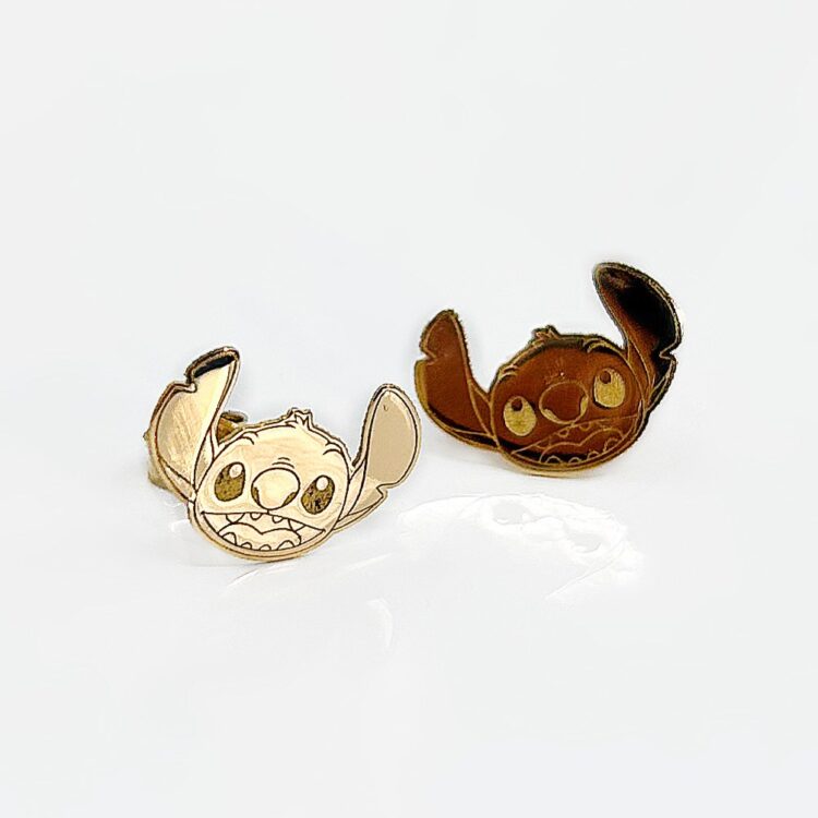 Boucles d'oreilles or 18 k 1.10 grs "Stitch"